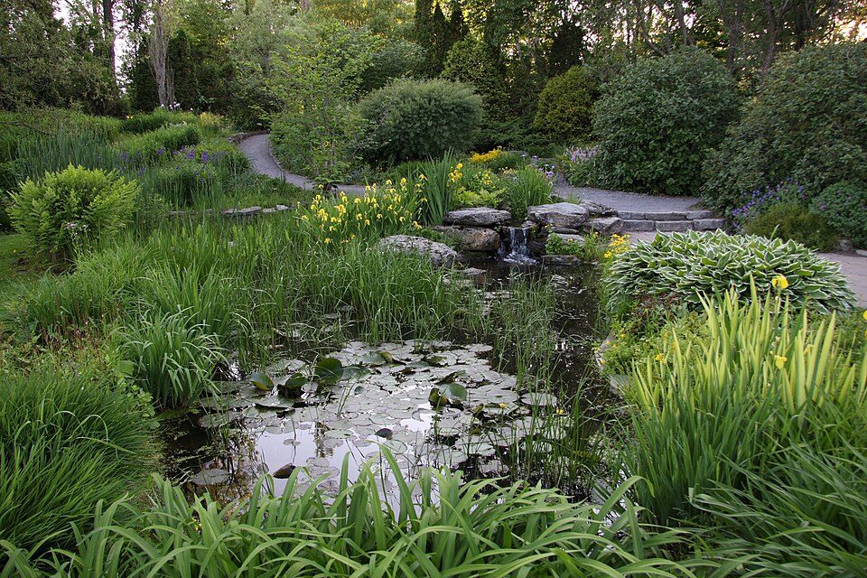 Roger-Van den Hende botanical garden（Canada）