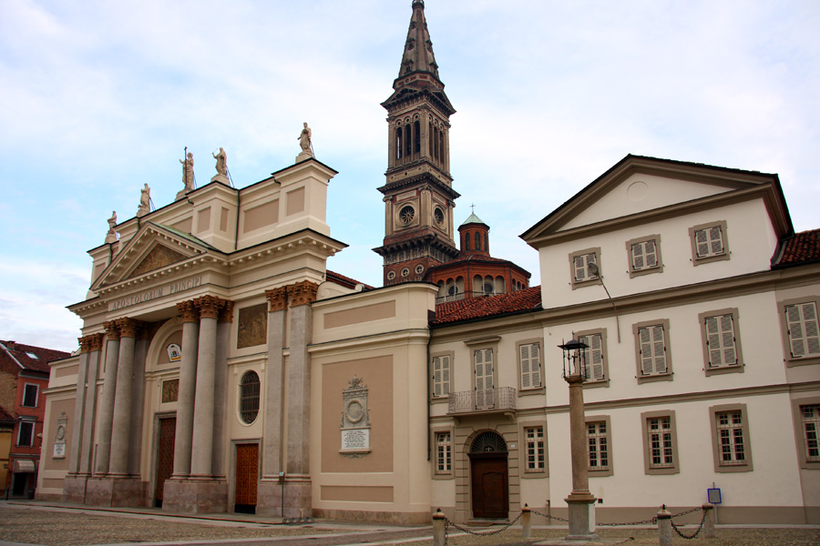 Cathedral of Saint Peter and Saint Mark（Italy）