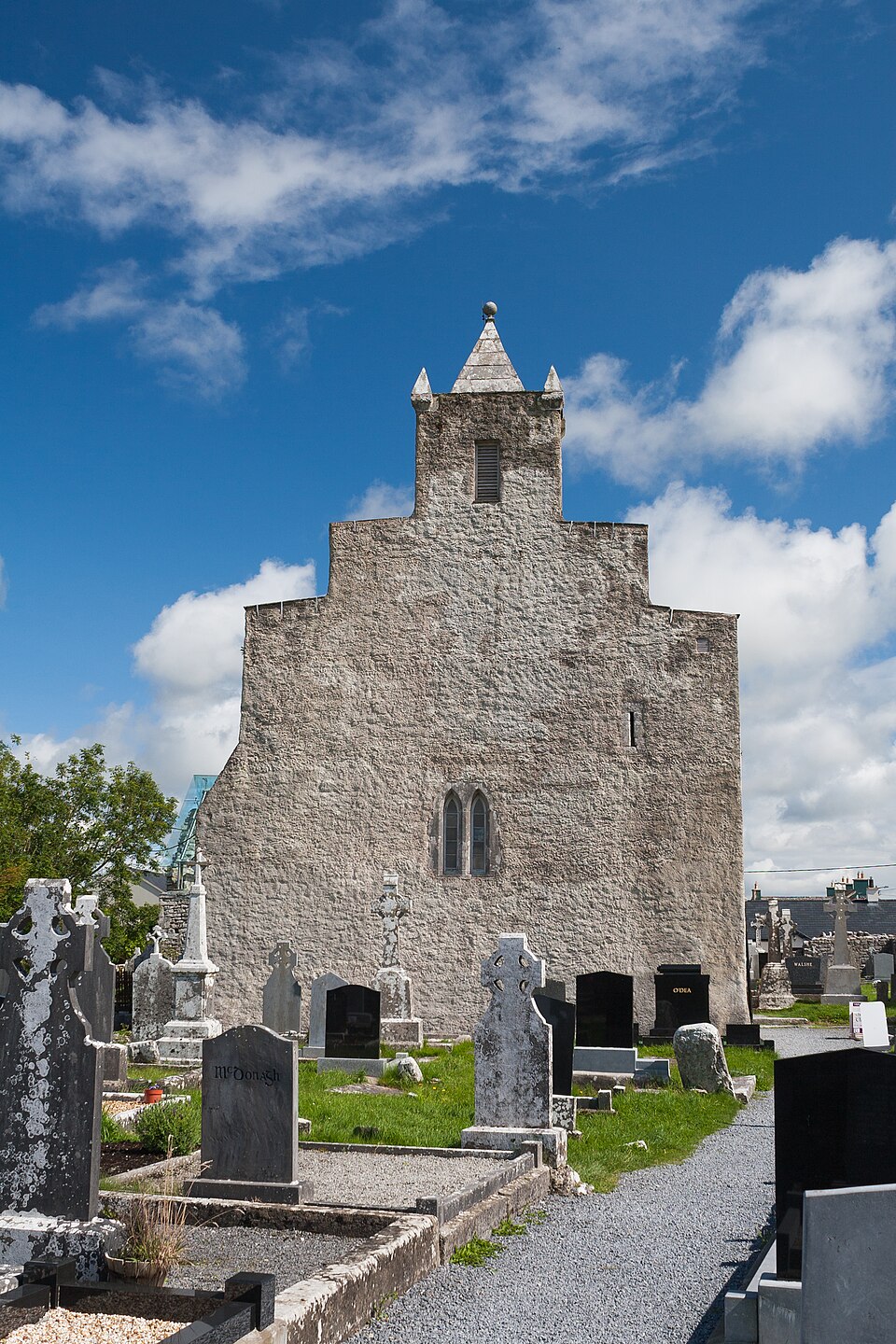 Kilfenora Cathedral and Crosses（Ireland）