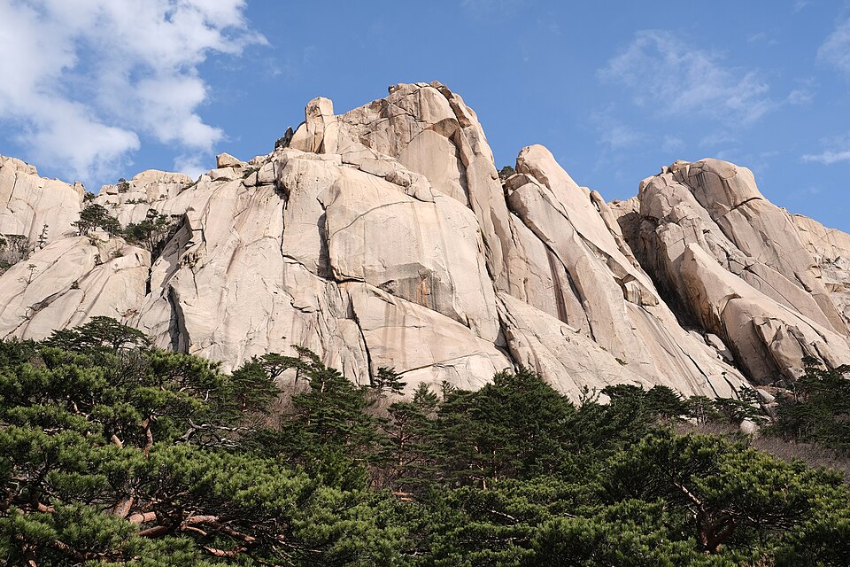 Seoraksan National Park（South Korea）