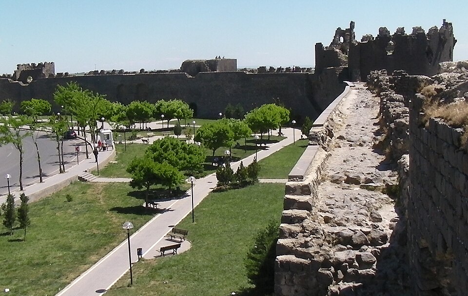 Diyarbakır Fortress and Hevsel Gardens Cultural Landscape（Turkey）