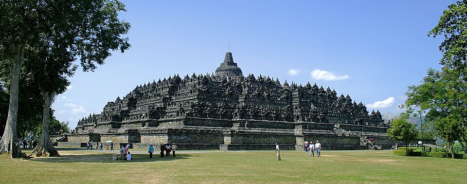 Borobudur Temple Compounds（Indonesia）
