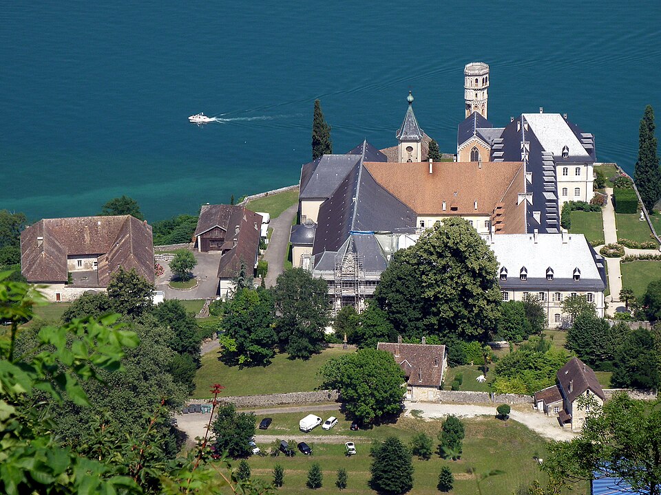 Royal Abbey of Hautecombe（France）
