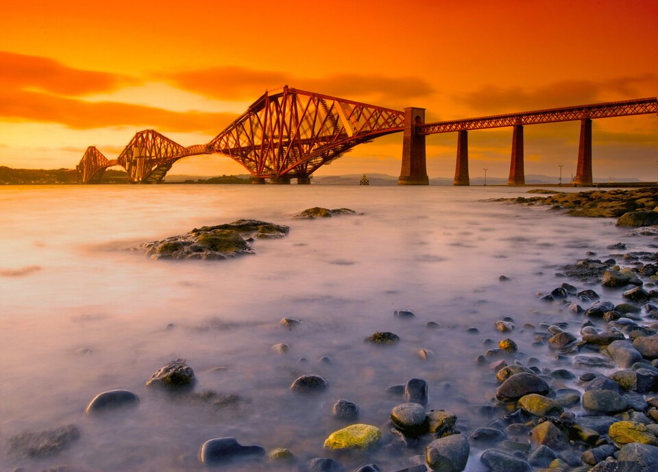 Forth Bridge（United Kingdom）