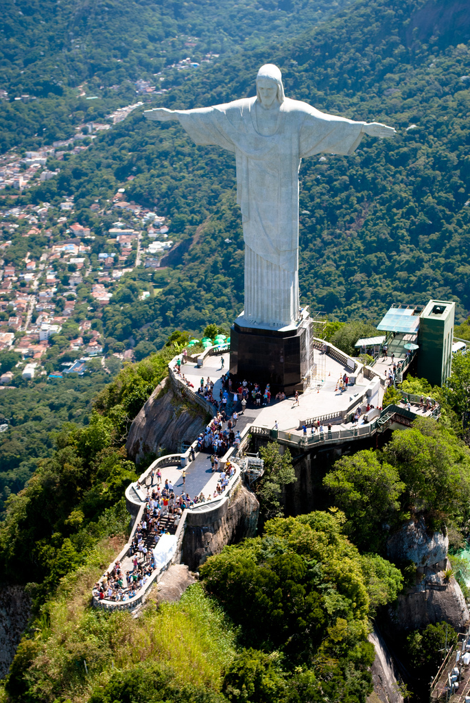 Rio de Janeiro: Carioca Landscapes between the Mountain and the Sea（Brazil）